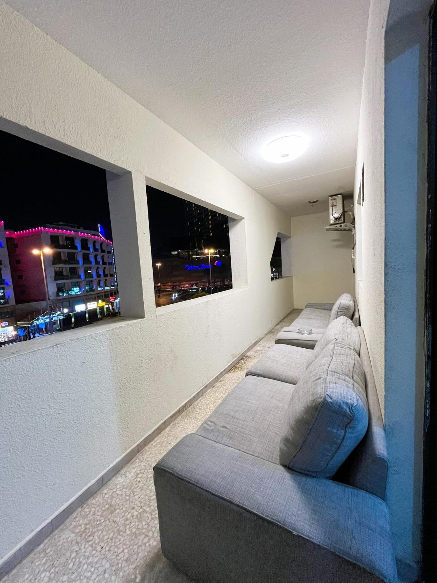 Yoko Luxury Hostel Дубай Екстер'єр фото